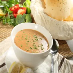 شوربة السالمون مع البروكلي